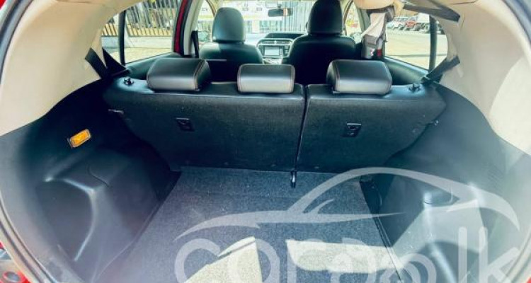 TOYOTA AQUA X URBAN 2015