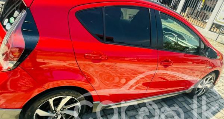 TOYOTA AQUA X URBAN 2015