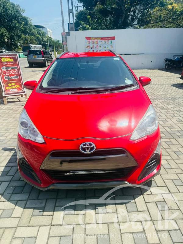 TOYOTA AQUA X URBAN 2015