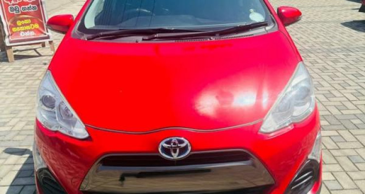 TOYOTA AQUA X URBAN 2015