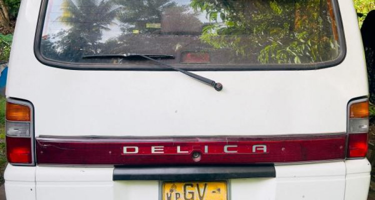 MITSUBISHI DELICA 1997