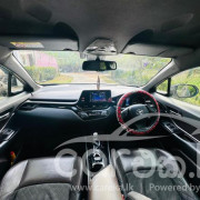 TOYOTA C-HR NGX 10 2019