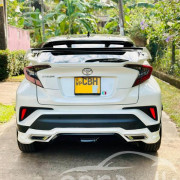 TOYOTA C-HR NGX 10 2019