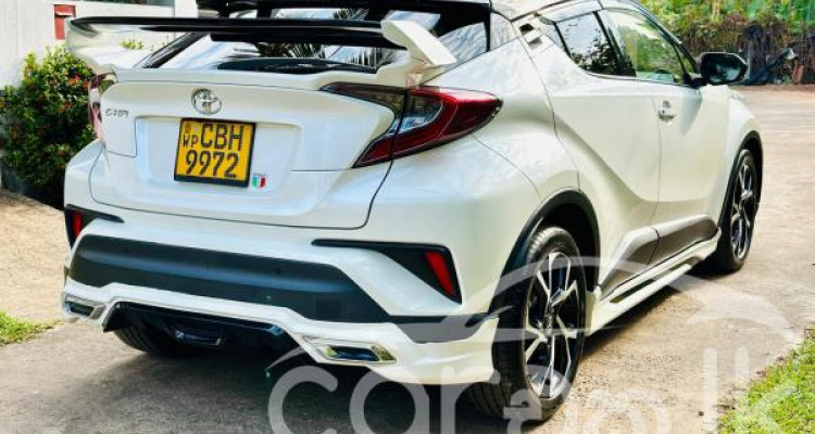 TOYOTA C-HR NGX 10 2019