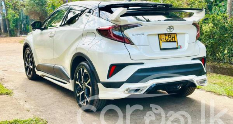 TOYOTA C-HR NGX 10 2019