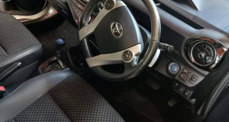 TOYOTA AQUA X URBAN 2015