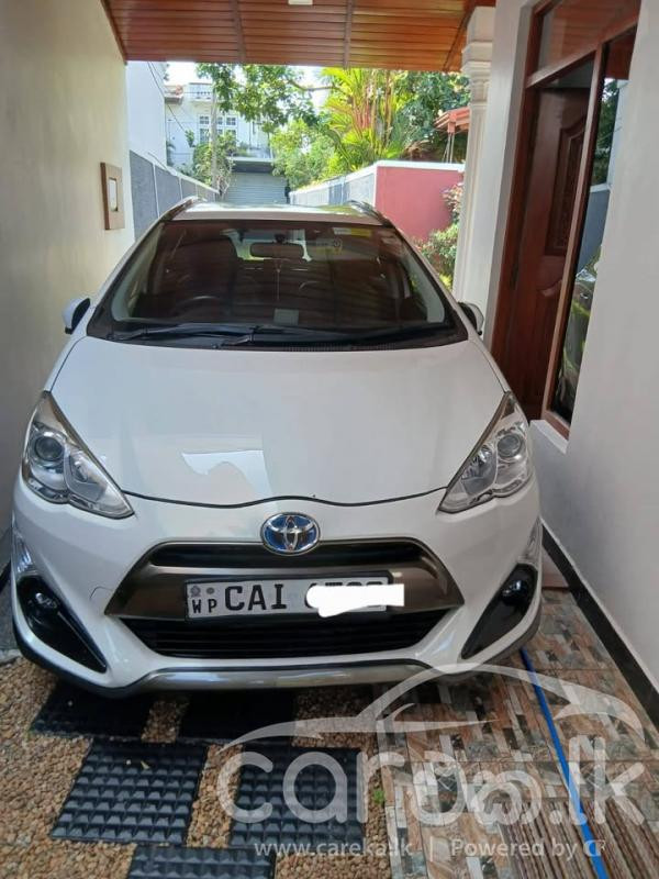 TOYOTA AQUA X URBAN 2015