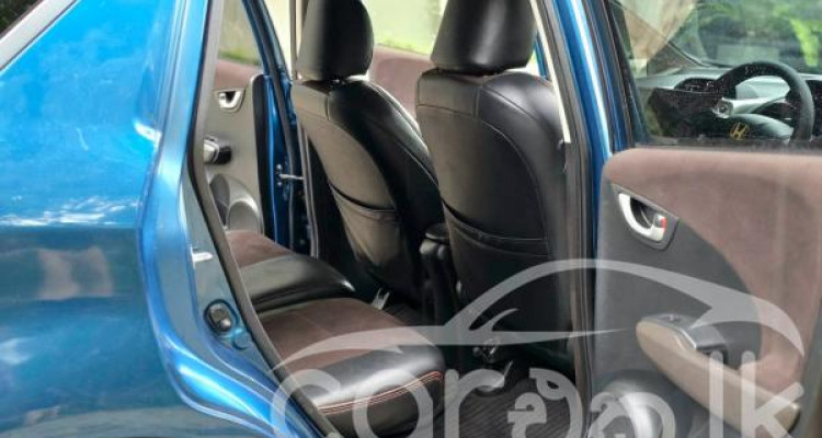 HONDA FIT SHUTTLE 2011