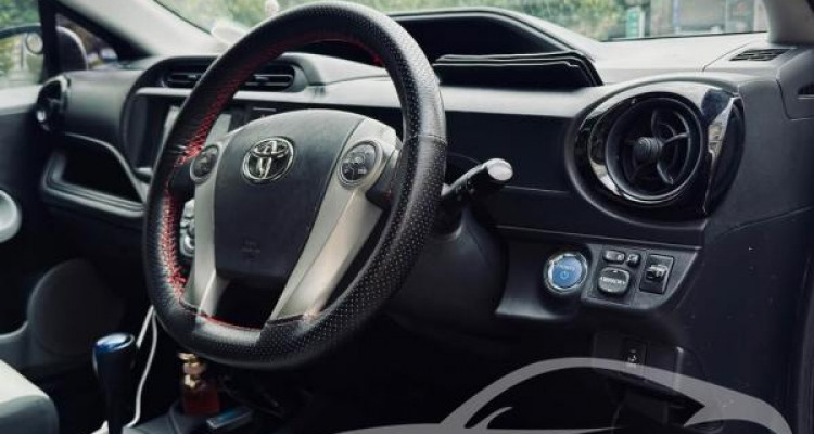 TOYOTA AQUA X URBAN 2013