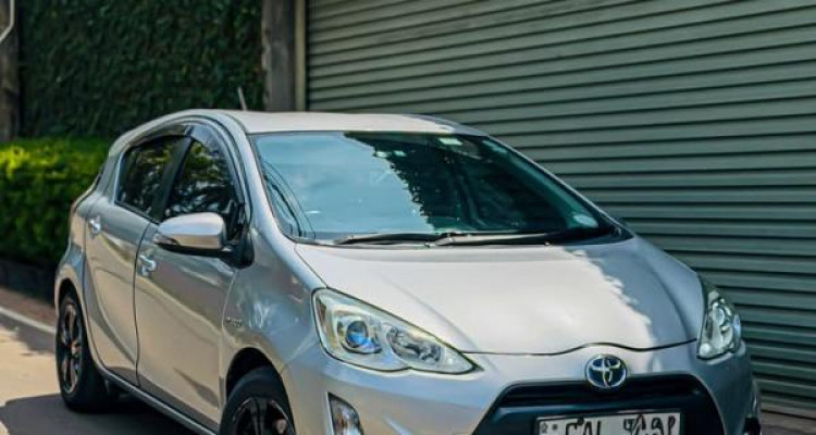 TOYOTA AQUA X URBAN 2013