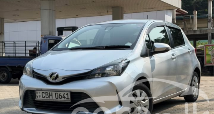 TOYOTA VITZ 2016