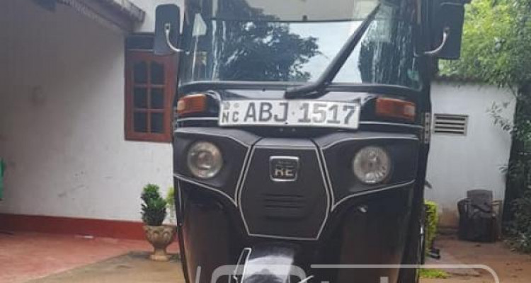 BAJAJ 2016 4 STROKE