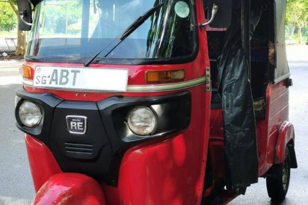 BAJAJ 2019 4 STROKE