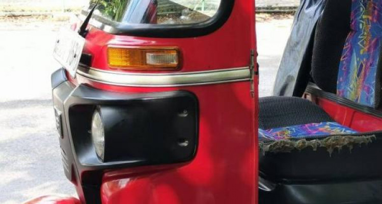 BAJAJ 2019 4 STROKE