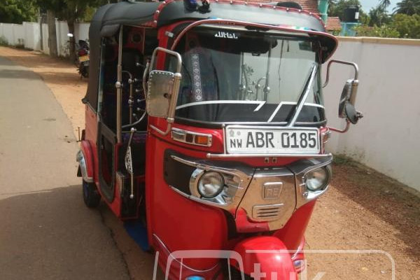 BAJAJ 2019 4 STROKE