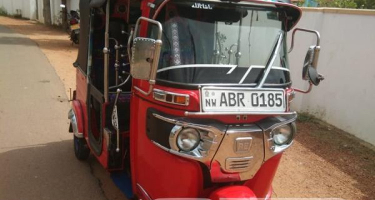 BAJAJ 2019 4 STROKE