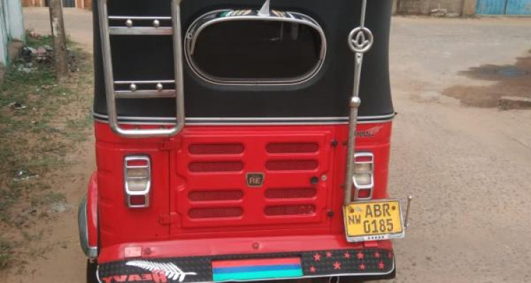 BAJAJ 2019 4 STROKE