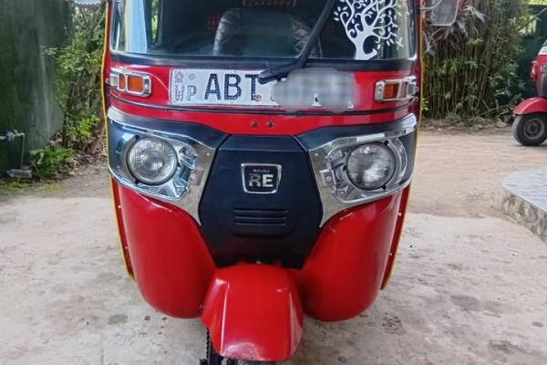 BAJAJ 2018 4 STROKE