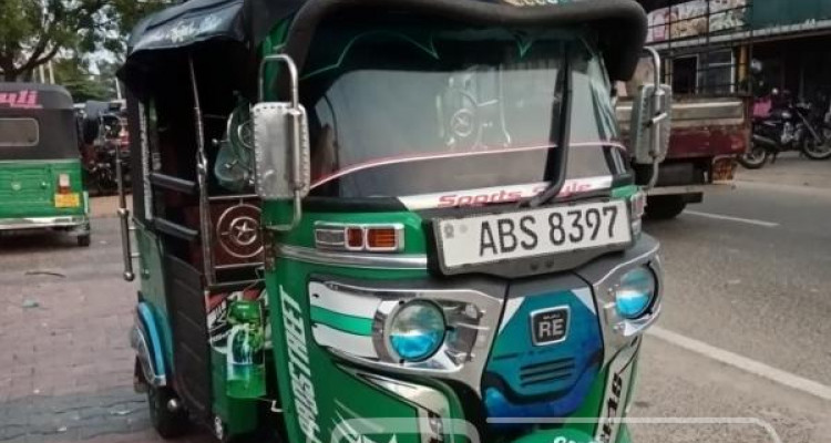 BAJAJ 2018 4 STROKE