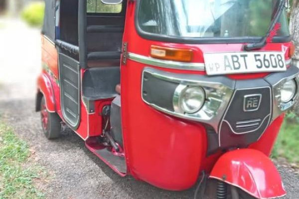 BAJAJ 2019 4 STROKE