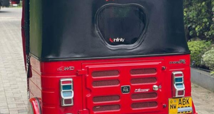 BAJAJ 2015 4 STROKE