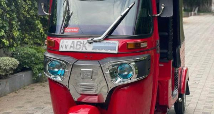 BAJAJ 2015 4 STROKE