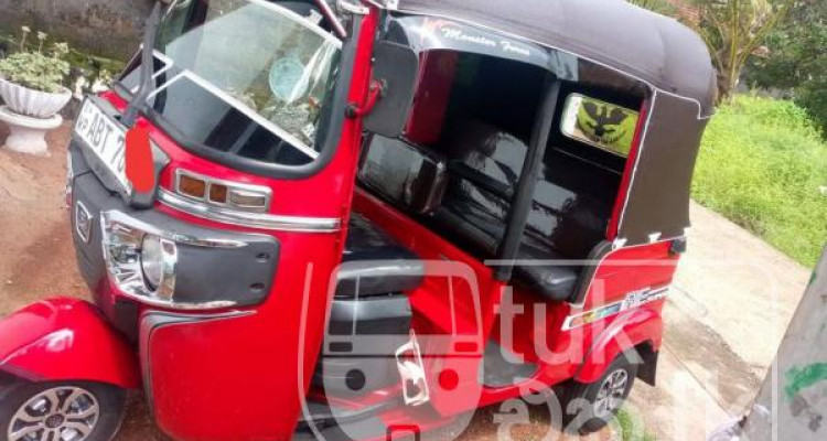 BAJAJ 2019 4 STROKE