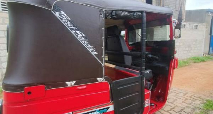 BAJAJ 2014 4 STROKE