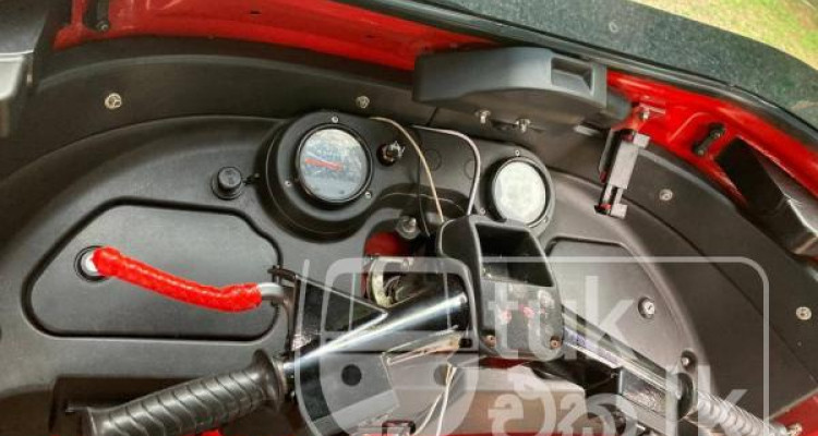 BAJAJ 2019 4 STROKE
