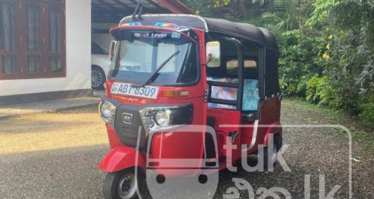 BAJAJ 2019 4 STROKE