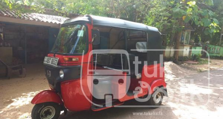 BAJAJ 2019 4 STROKE