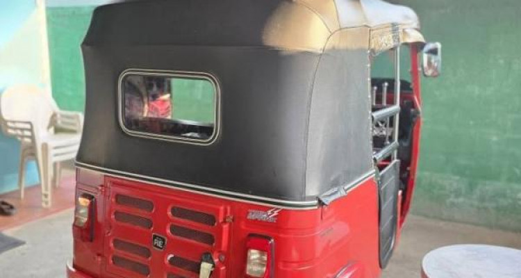 BAJAJ 2019 4 STROKE