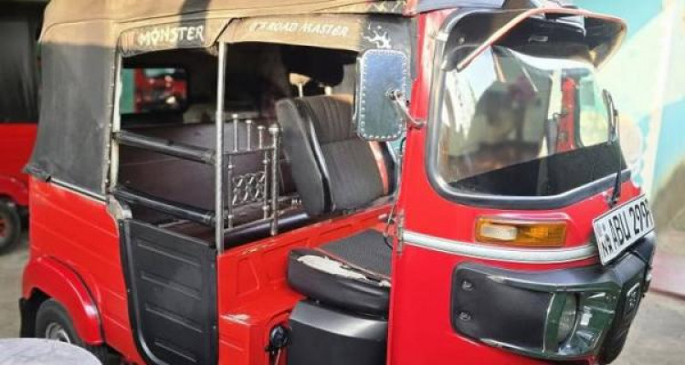 BAJAJ 2019 4 STROKE
