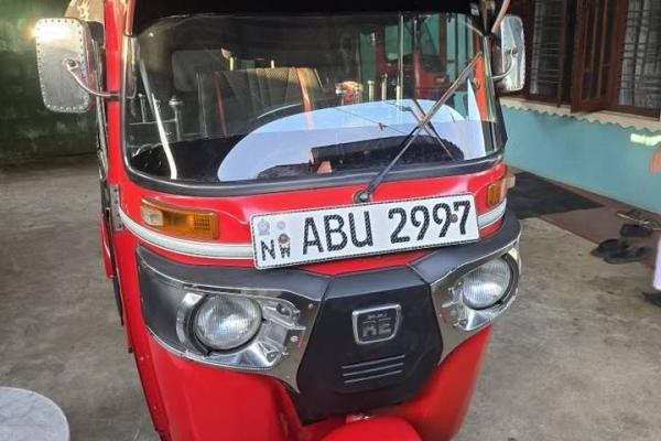 BAJAJ 2019 4 STROKE