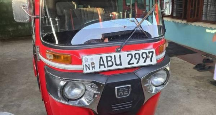 BAJAJ 2019 4 STROKE