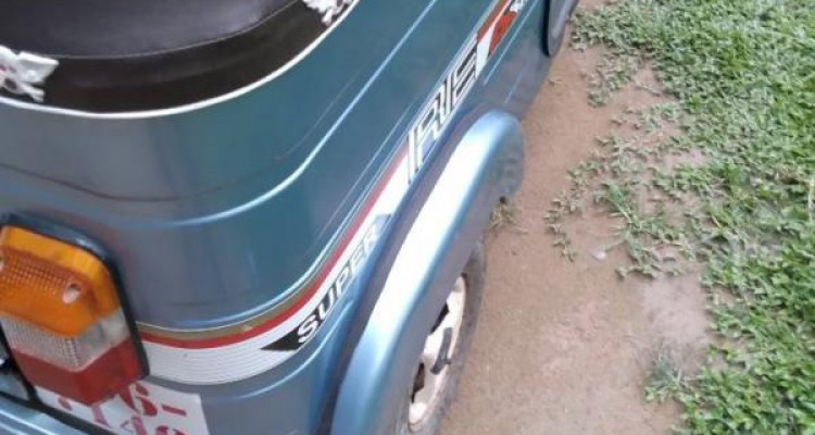 BAJAJ 1999 2 STROKE