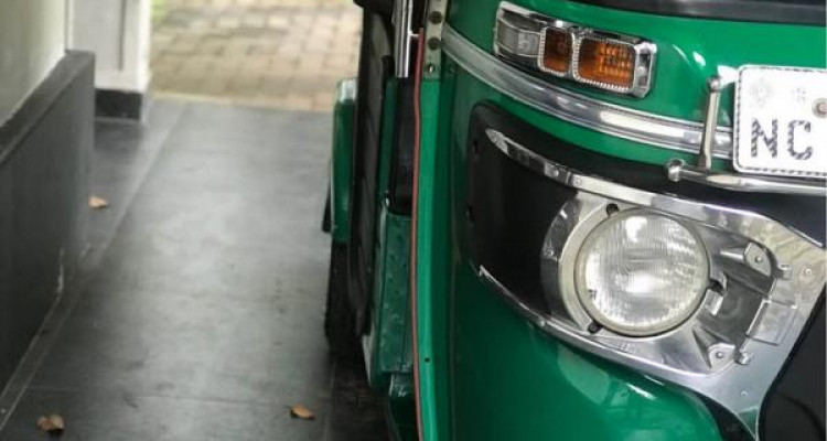 BAJAJ 2018 4 STROKE