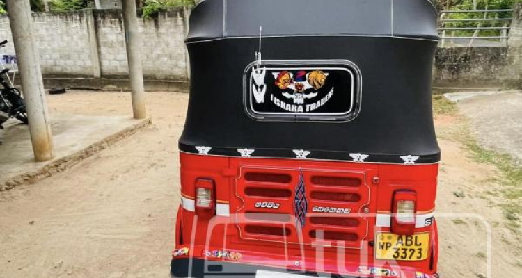 BAJAJ 2016 4 STROKE