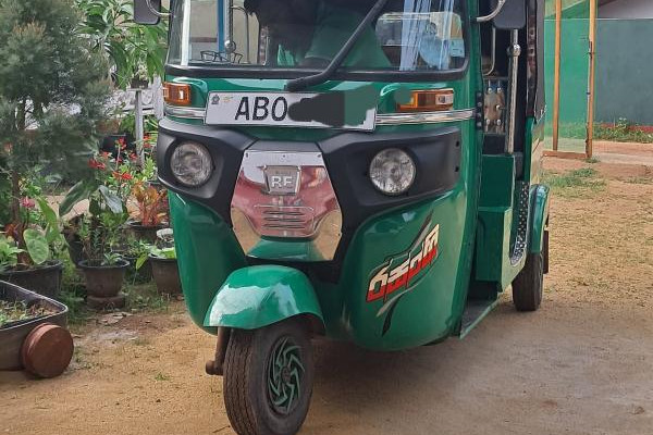 BAJAJ 2016 4 STROKE