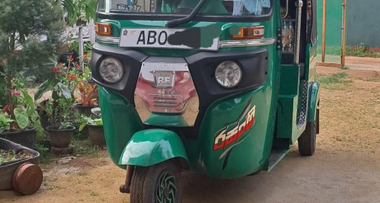 BAJAJ 2016 4 STROKE