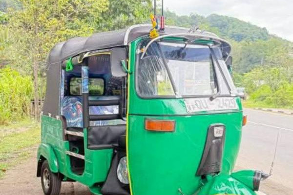 BAJAJ 2009 4 STROKE