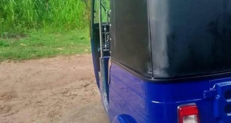 BAJAJ 2015 4 STROKE