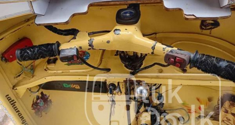 BAJAJ 1999 2 STROKE