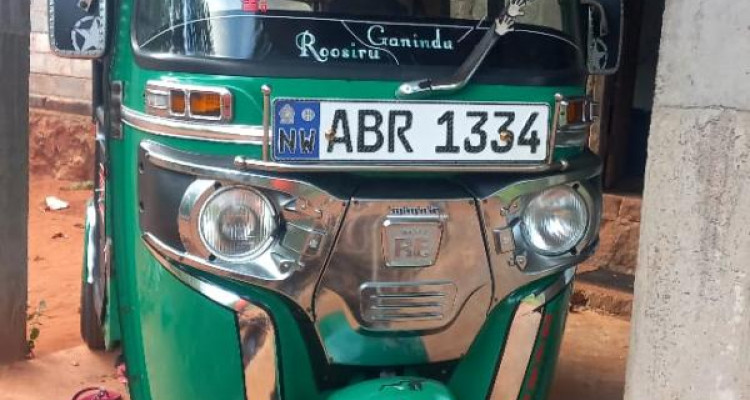 BAJAJ 2018 4 STROKE