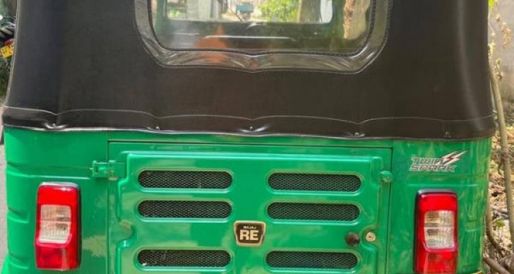 BAJAJ 2018 4 STROKE