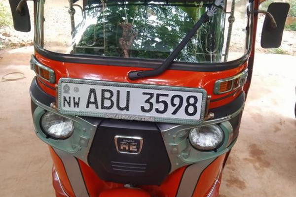 BAJAJ 2019 4 STROKE